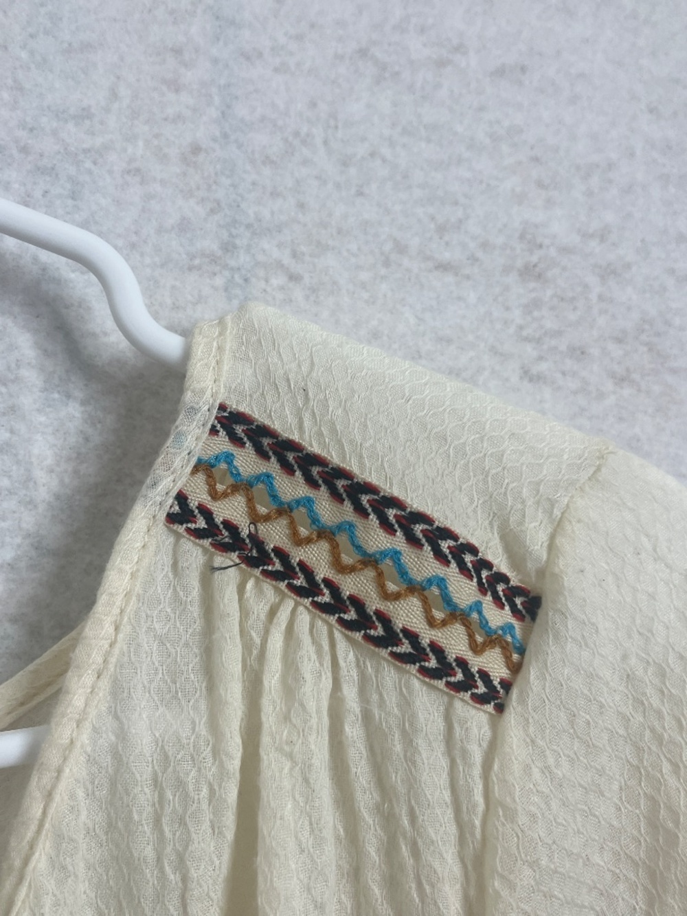 Jella Couture Cream Boho Embroidered Blouse 3/4 Sleeve Textured Top Size Medium - Picture 6 of 7